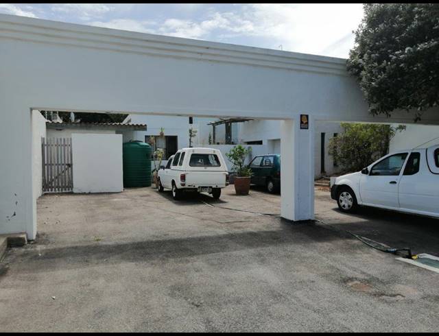 3 BEDROOM HOUSE RENTED IN SUMMERSTRAND
